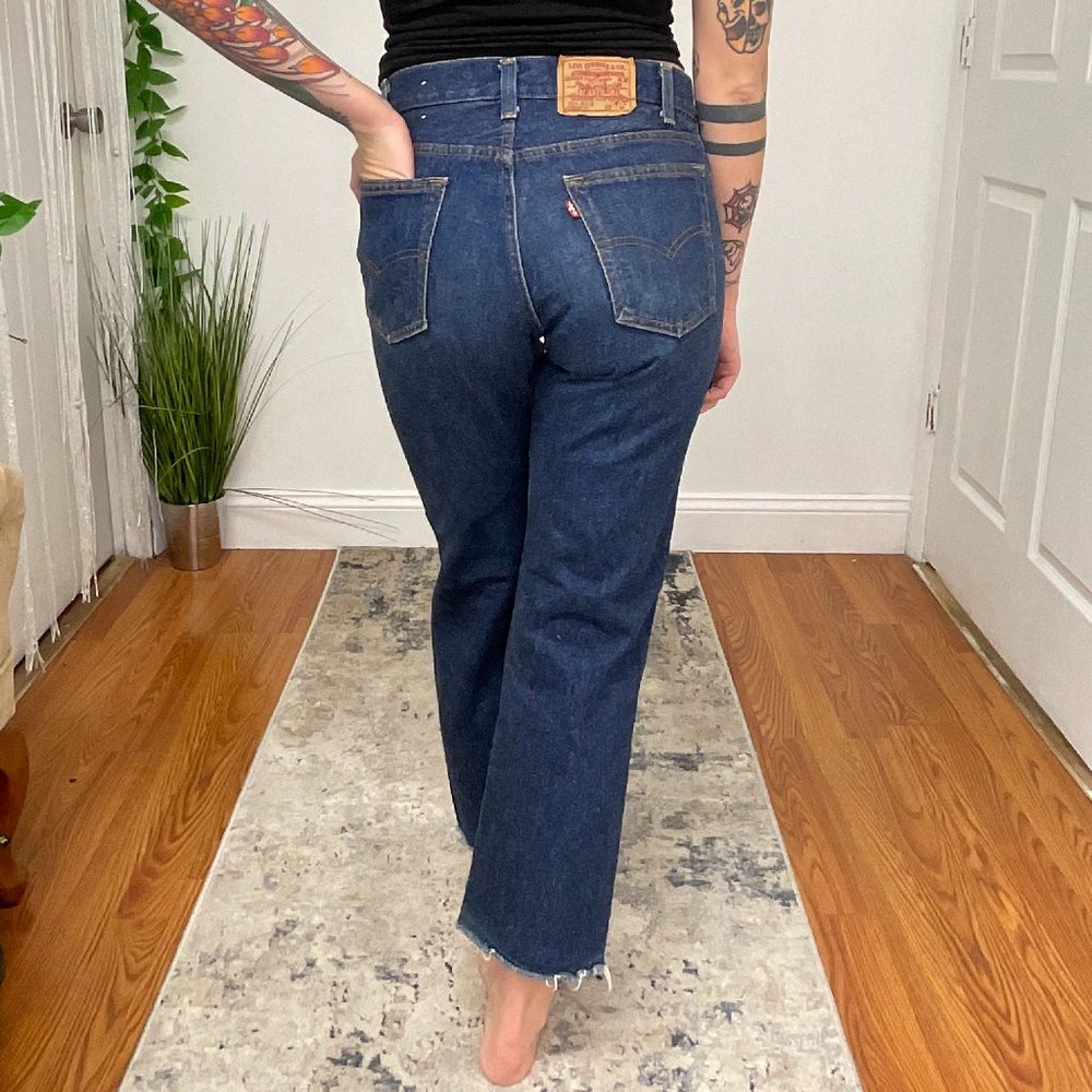 Vintage Levi's Student Fit Denim Straight Jeans Raw Hem Size 28 Blue